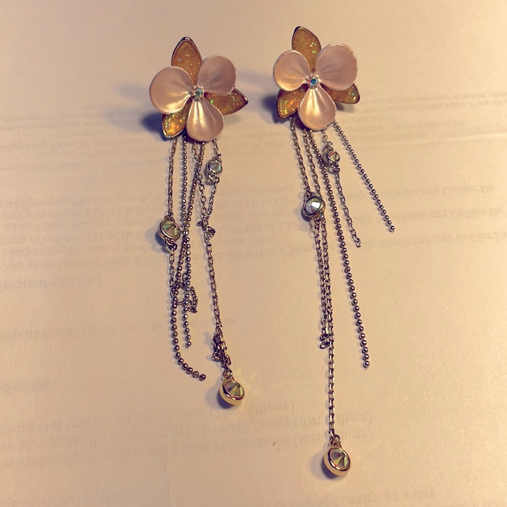 Betsey Johnson flower drop earrings